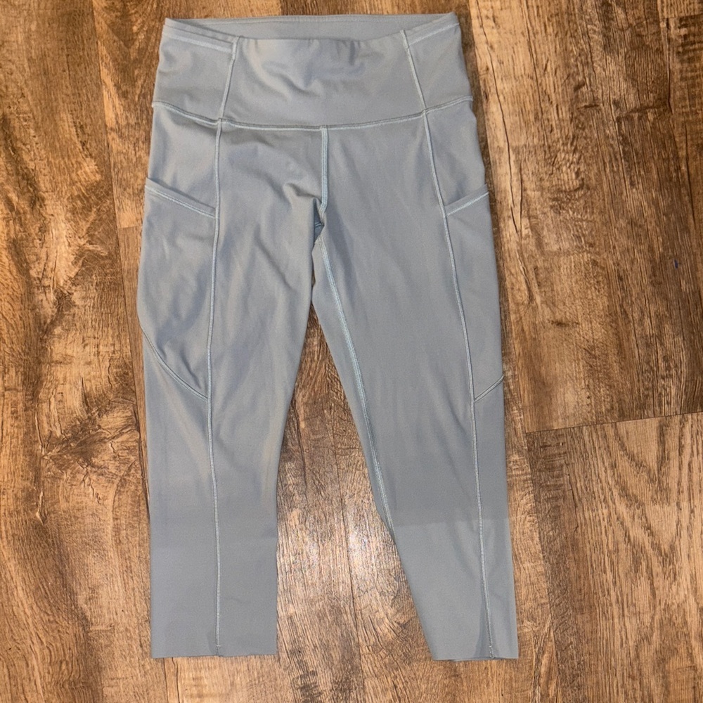 Lululemon Light Blue crop Capri Leggings